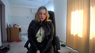 Flawless natural nipples and big ass teen in leather