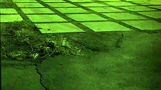 厕所硬核肛交捆绑年轻妹支配脏厕所