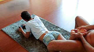 Gamer girl plays NFS while giving footjob 😏