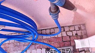 嘿想看我用水管浇湿继母吗