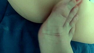 超想指奸真女人光溜骚逼狂喷水