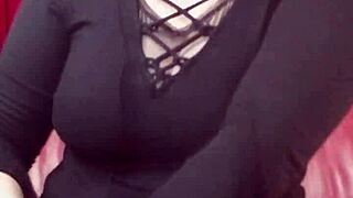 Worship Short-Haired Feet And Booty Jane Judge