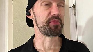 Monica Sexxxton uses ChatGPT to get pounded in hotel!