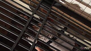 巨乳黑发妹子玩具放松玩穴