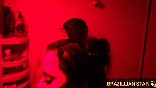 I watch the hot girl take a bath with big tits and ass.