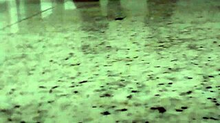 商场厕所同性亲吻