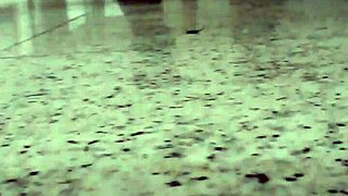 商场厕所同性亲吻