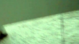 商场厕所同性亲吻