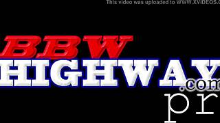 Berry's gorgeous big booty twerks seductively