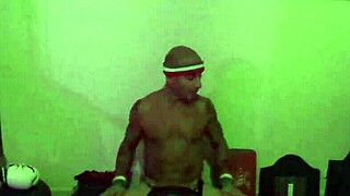 Porn Star Stretches Tight Pussy in Split Machine Workout