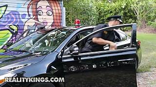 Sneaky sex - Carolina Sweets Van Wylde - spray and play - Reality Kings