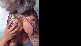 Dominacion Femenina De Una Chica Pequeñita Le Hace Squirt En La Boca Al Novio