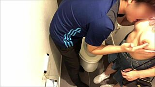 Horny Boyfriend Gets Hard Seeing His Japanese Girlfriend’s Body in Amateur Action