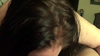 Trim video featuring plump woman with blowjob action