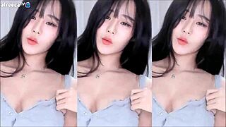 Korean girl dances with stunning moves in revealing outfit