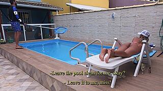 Meu Marido Foi Trabalhar E Piscineiro Veio Limpar Minha Piscina