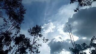 cavalganu no pal do visinho e pequena se preparando