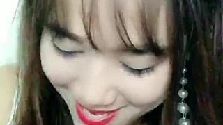 Vietnamese girl on uplive talkshow livestream with sexy asian korean webcam
