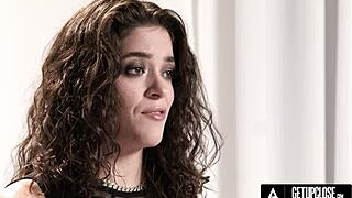 Victoria Voxxx Masturbates to Orgasm Up Close