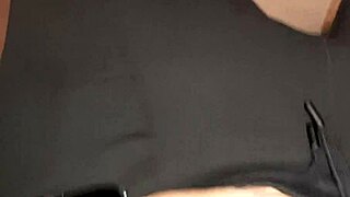 和陌生人在火车包厢内射了