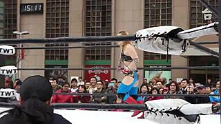 Who's fighting in NTW wrestling, Apple Miyuki vs. Douyu?