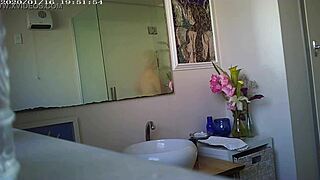 慈祥奶奶与家人亲密性爱故事