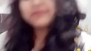 Sona bhabhi shows nipples on bigo live!