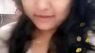 Sona bhabhi shows nipples on bigo live!