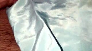 i masturbate to hot aunty reshmi