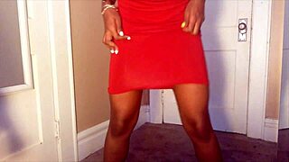 i love showing off my ebony ass under the skirt