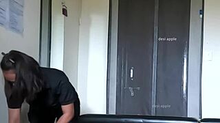 Indian Spa Dick Flashing Caught on Cam Part 01