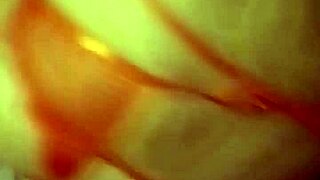 la rubia española en lenceria se pone juguetona por polla