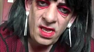 mark wright craves a good fuck up his asshole.