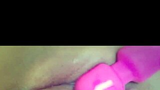 this clean pussy gets pleasured in masturbation session