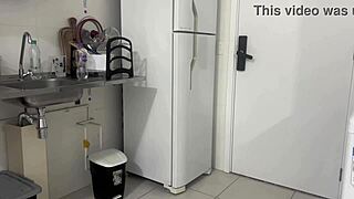 Delivery guy got paid in a kinky way