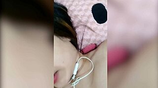 wow, this vietnamese girl’s white and huge boobs on web chat