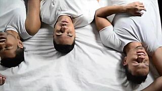 新年派对变三人行，辣哥们狂欢