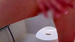 Hey, Watch This Chubby Milf Soak Her Pussy in Bath Masturbation!