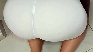 I love yoga in tiny thongs showing my huge butt! 😘