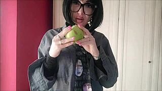 Lavinia男装诱惑脱衣舞！