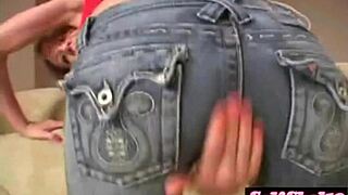 addison teasing her perfect butt in tight jeans on webcam 😘