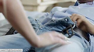 Blonde Teen Skylar Vox's Pussy Happy For Hard Dick