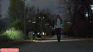 俄罗斯美女Jeny Smith穿透视紧身裤公开露穴