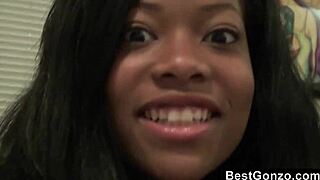 I watch this cutie black girl bare her perfect body, it's so hot!