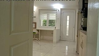 Naked blonde flashes delivery boy in prank encounter