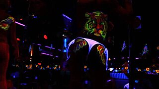 Queen Glow shines with seductive moves in LK Metro bar scene.