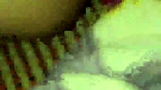 Bé Liếm Lồn Em Họ Trong Giấc Ngủ