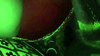 mientras esposo trabaja, vecino cuida a esposa 😜