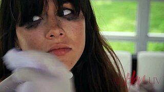 Give me shelter, I'm a lost girl