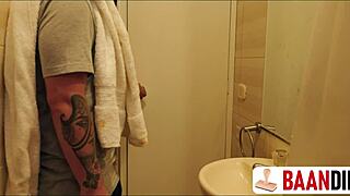 巨乳邻居室友浴室狂欲